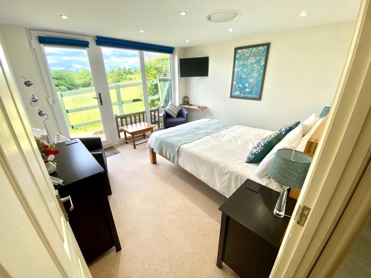 A Secluded Self Contained Country Suite With A View - Parking, Easy Access To Bath كورشام المظهر الخارجي الصورة